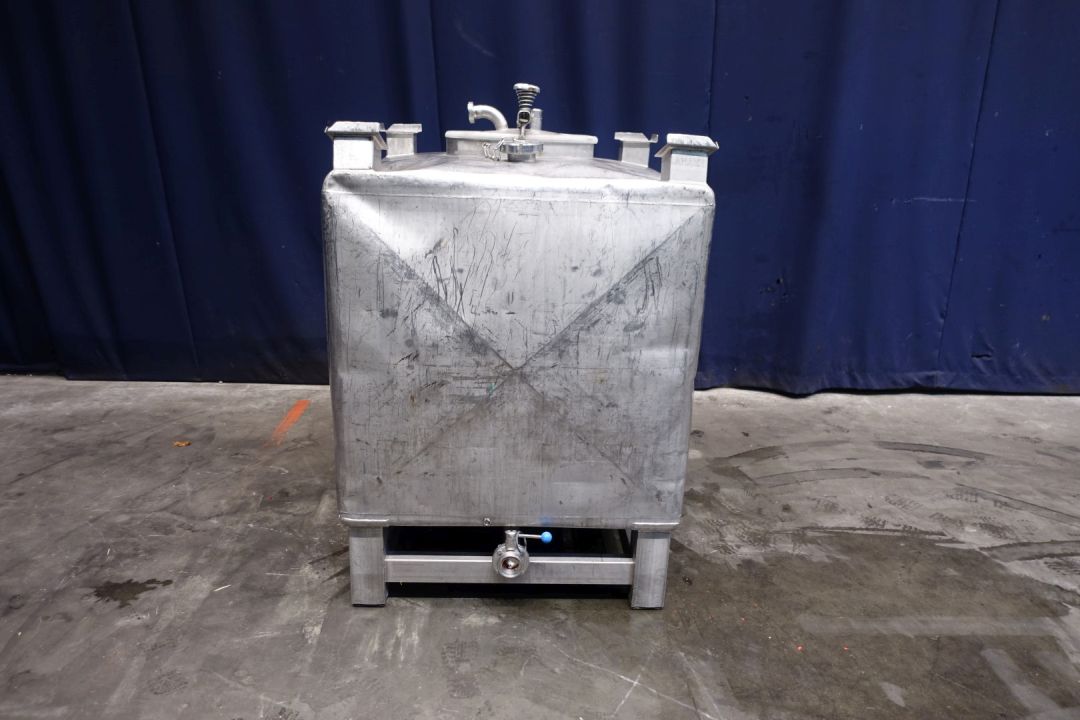 Transport tanks N.N.